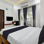 Super Townhouse Koregaon Park Formerly Red Velvet Suite