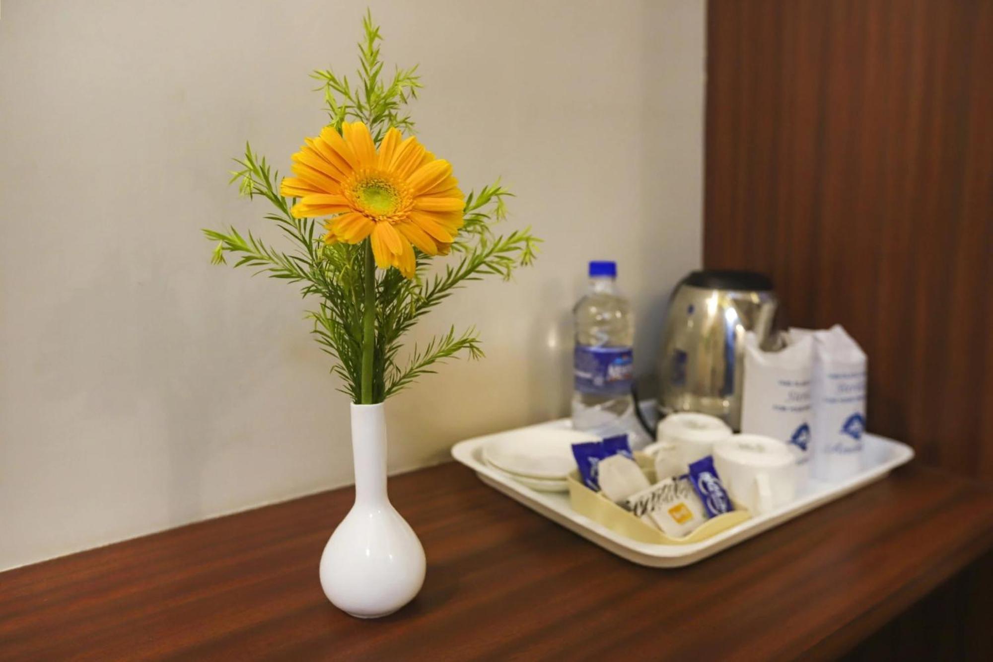 Super Townhouse Koregaon Park Formerly Red Velvet Hotel