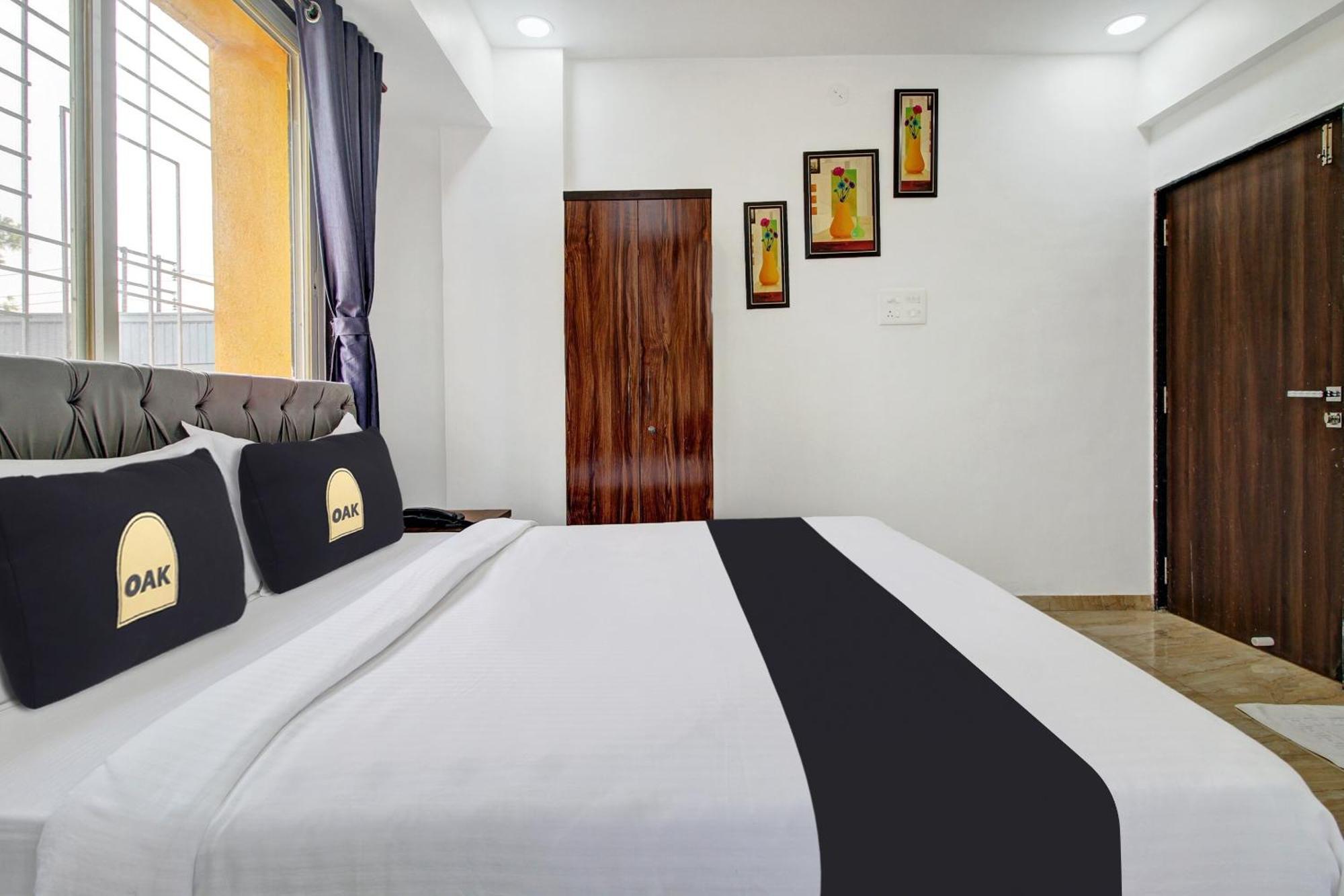 Super Townhouse Koregaon Park Formerly Red Velvet Pune