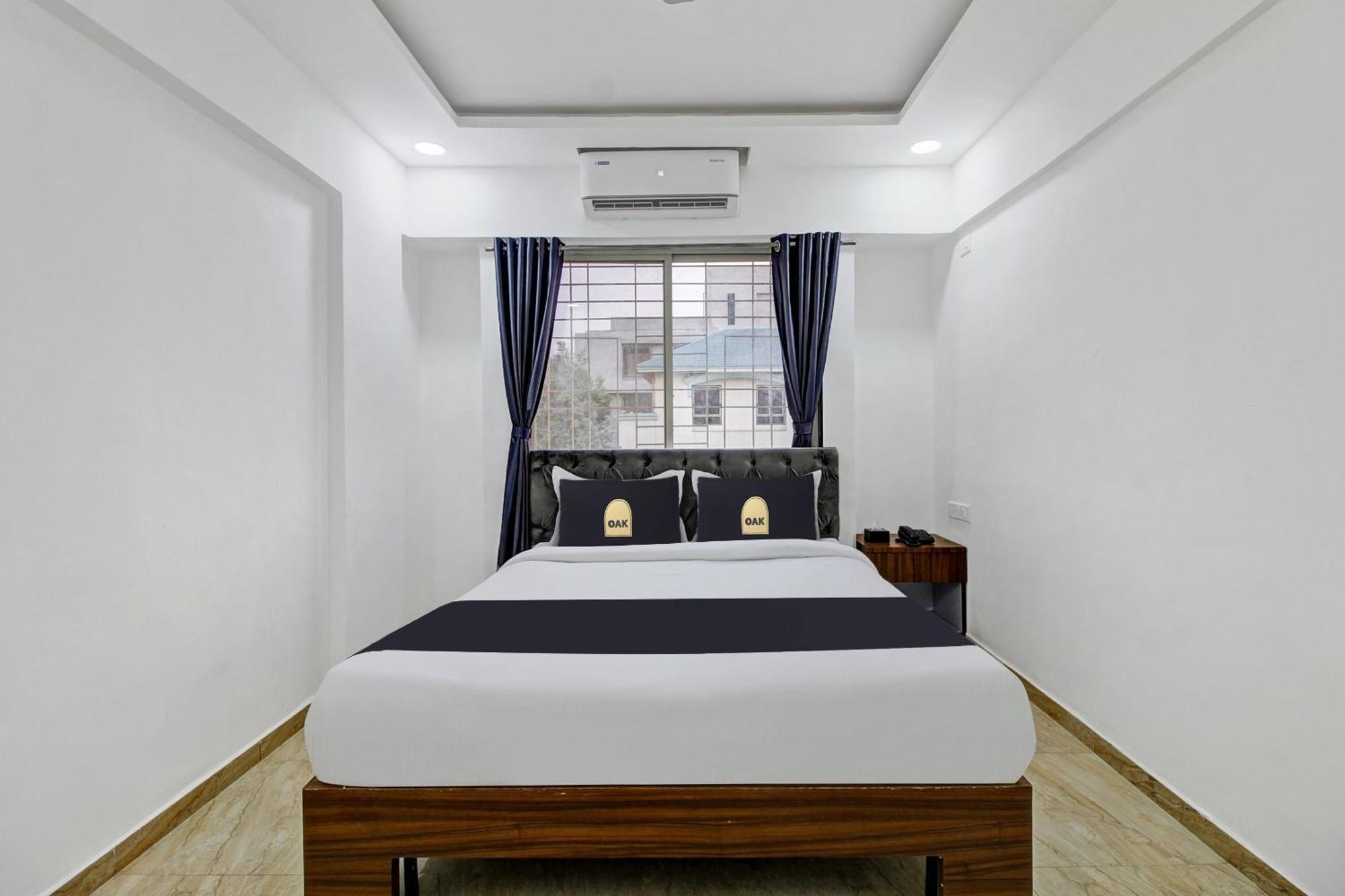 Super Townhouse Koregaon Park Formerly Red Velvet Hotel 4*